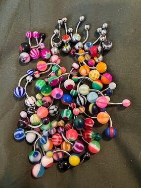 61 Curved Barbell Piercing